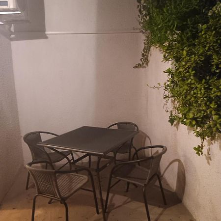 Apartments Luka Uble エクステリア 写真