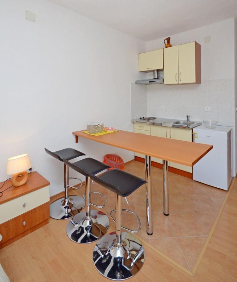 Apartments Luka Uble エクステリア 写真