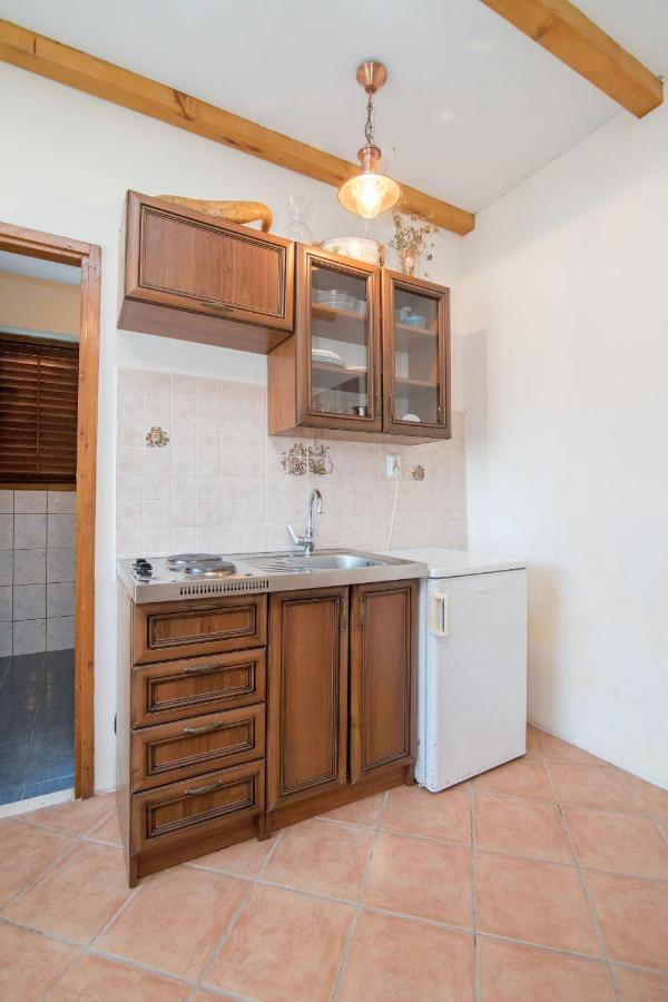 Apartments Luka Uble エクステリア 写真