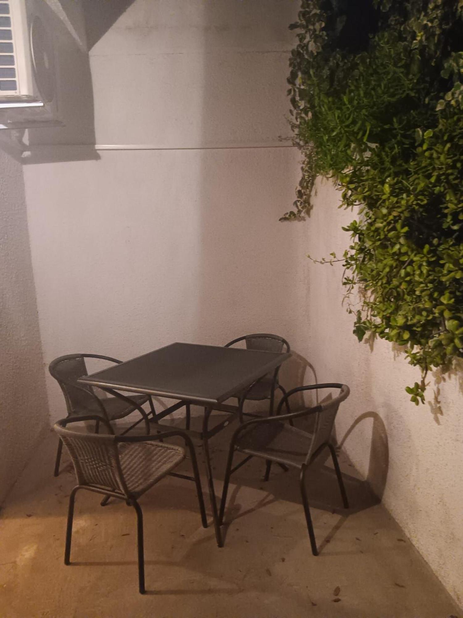 Apartments Luka Uble エクステリア 写真